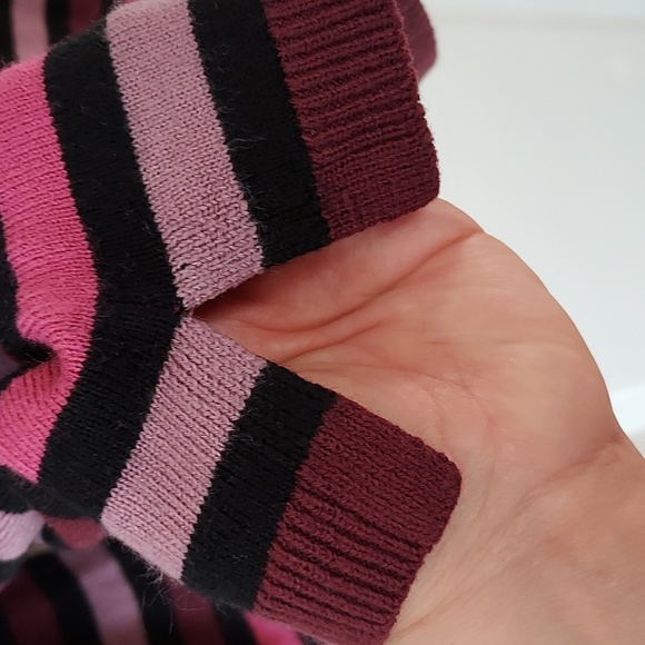 Croft & Barrow large long sleeve top/sweater maroon w/pinks black - Picture 10 of 14